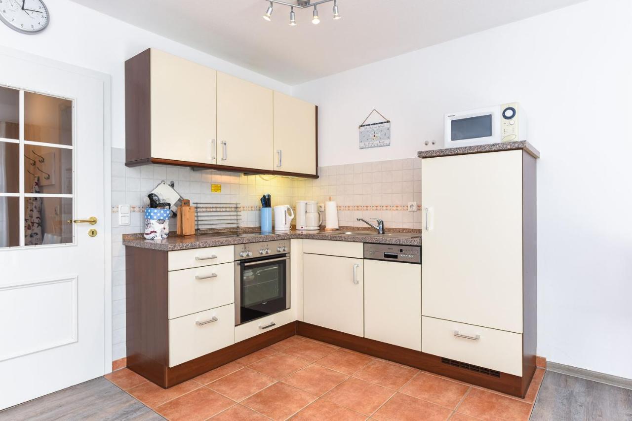 Ferienwohnung To Huus Bensersiel Exteriör bild