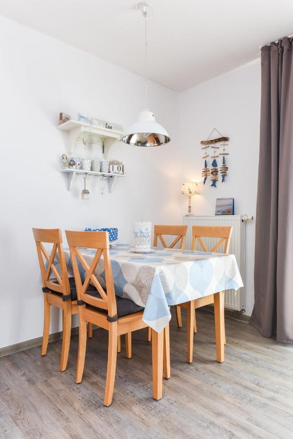 Ferienwohnung To Huus Bensersiel Exteriör bild